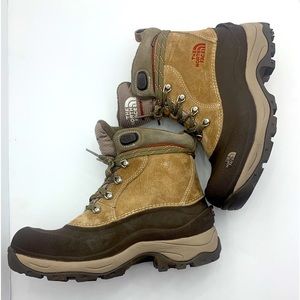 *New without box Womens The North Face Prima waterproof outdoor work boots